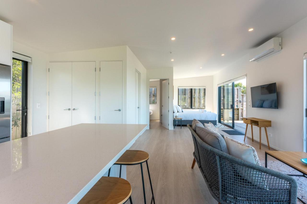 Luna Cottage. Stunning Ocean Views On Waiheke Oneroa Kültér fotó